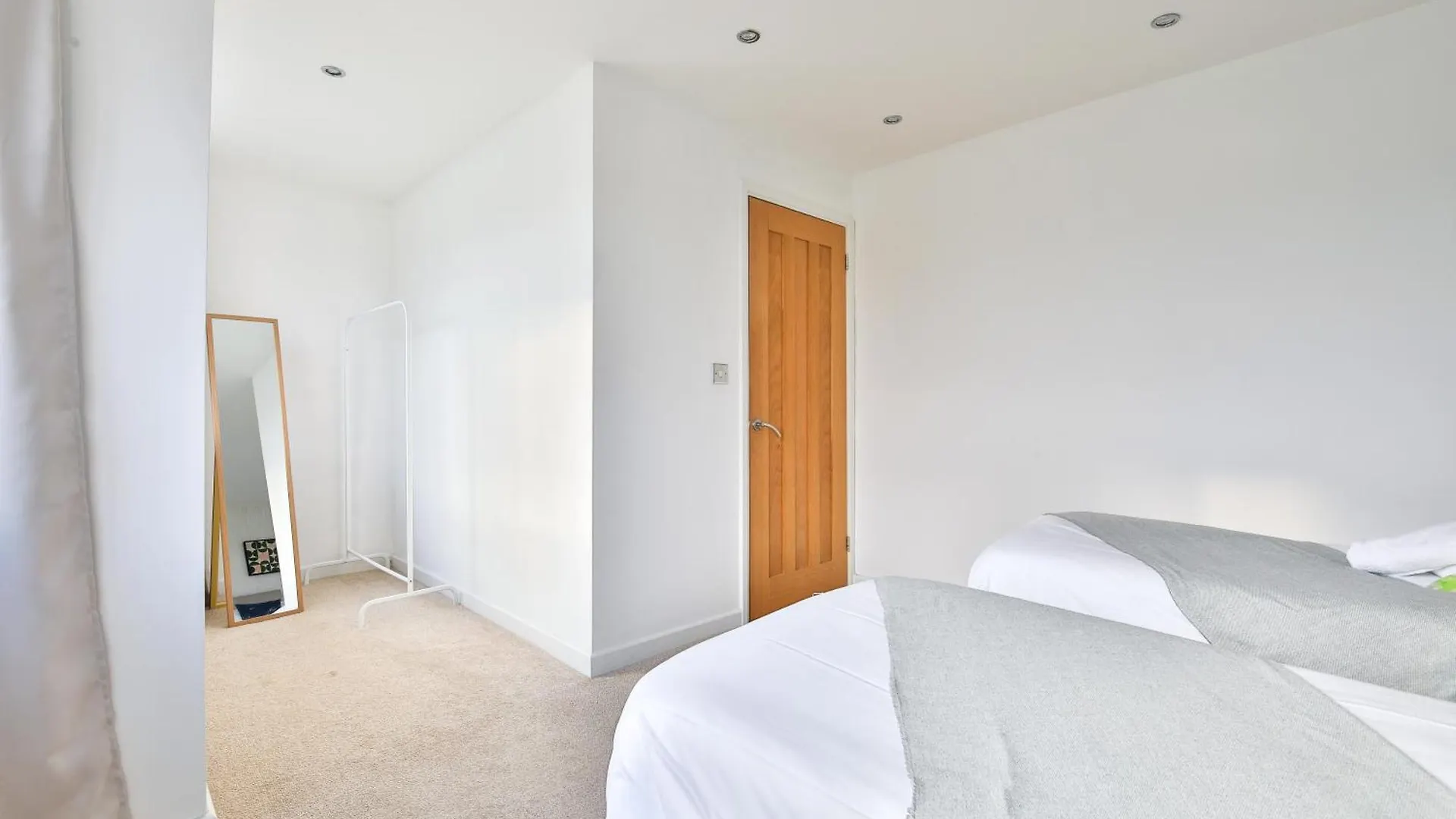 Stayright 3 Bed House With Private Parking 카디프 0*,