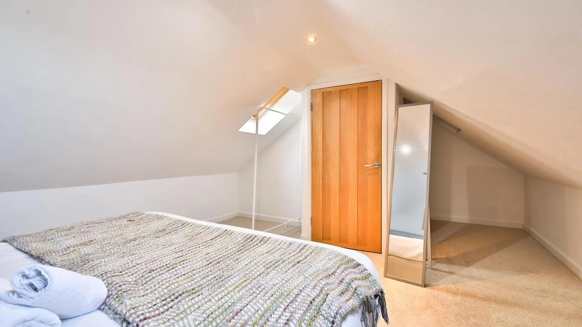 펜션 Stayright 3 Bed House With Private Parking 카디프