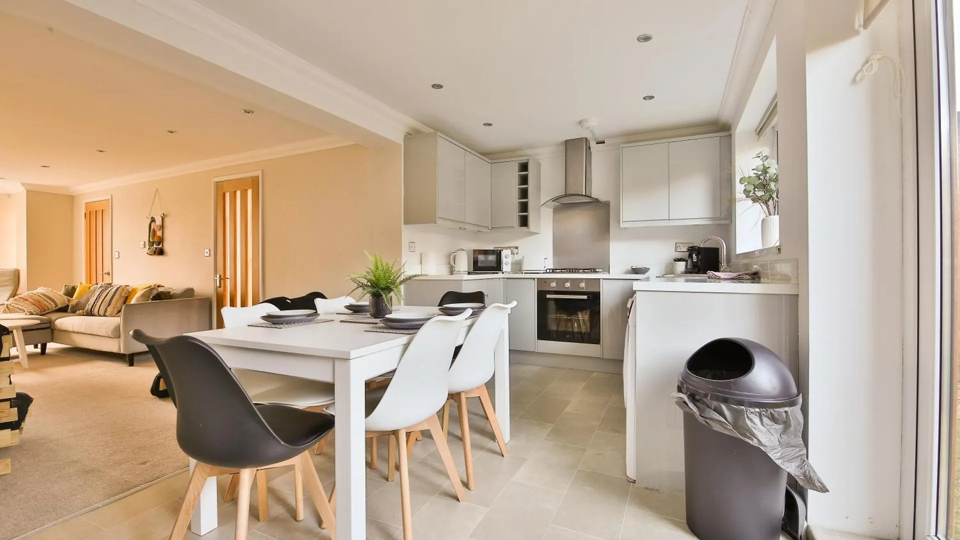 Stayright 3 Bed House With Private Parking 카디프 0*,  영국
